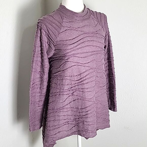 Cupio Purple Textured High-Low Top, Size Medium - Picture 1 of 8